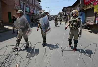 Strict curfew, communication clampdown continue for 13th day